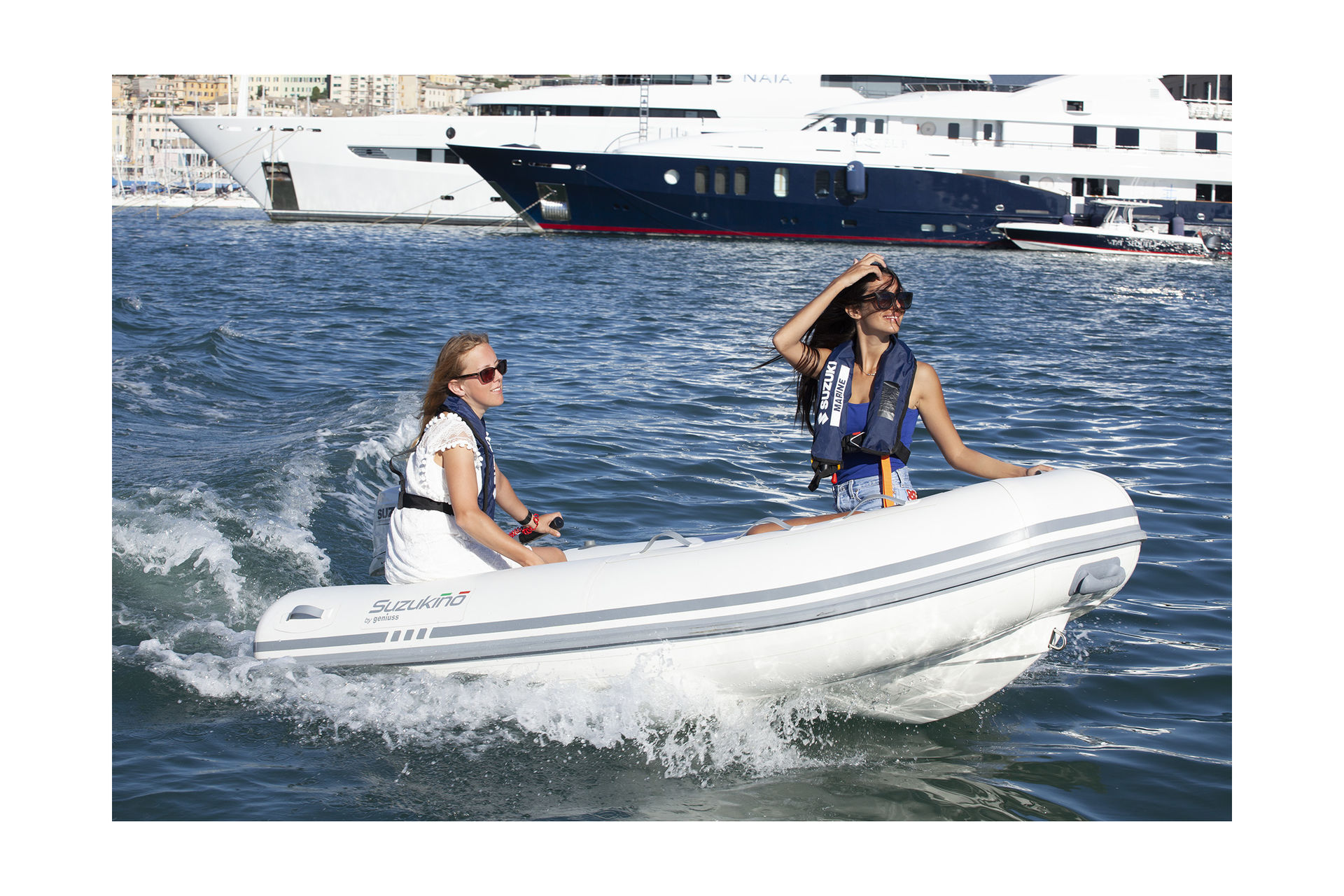 картинка Мотор лодочный Suzuki DF6AS, белый