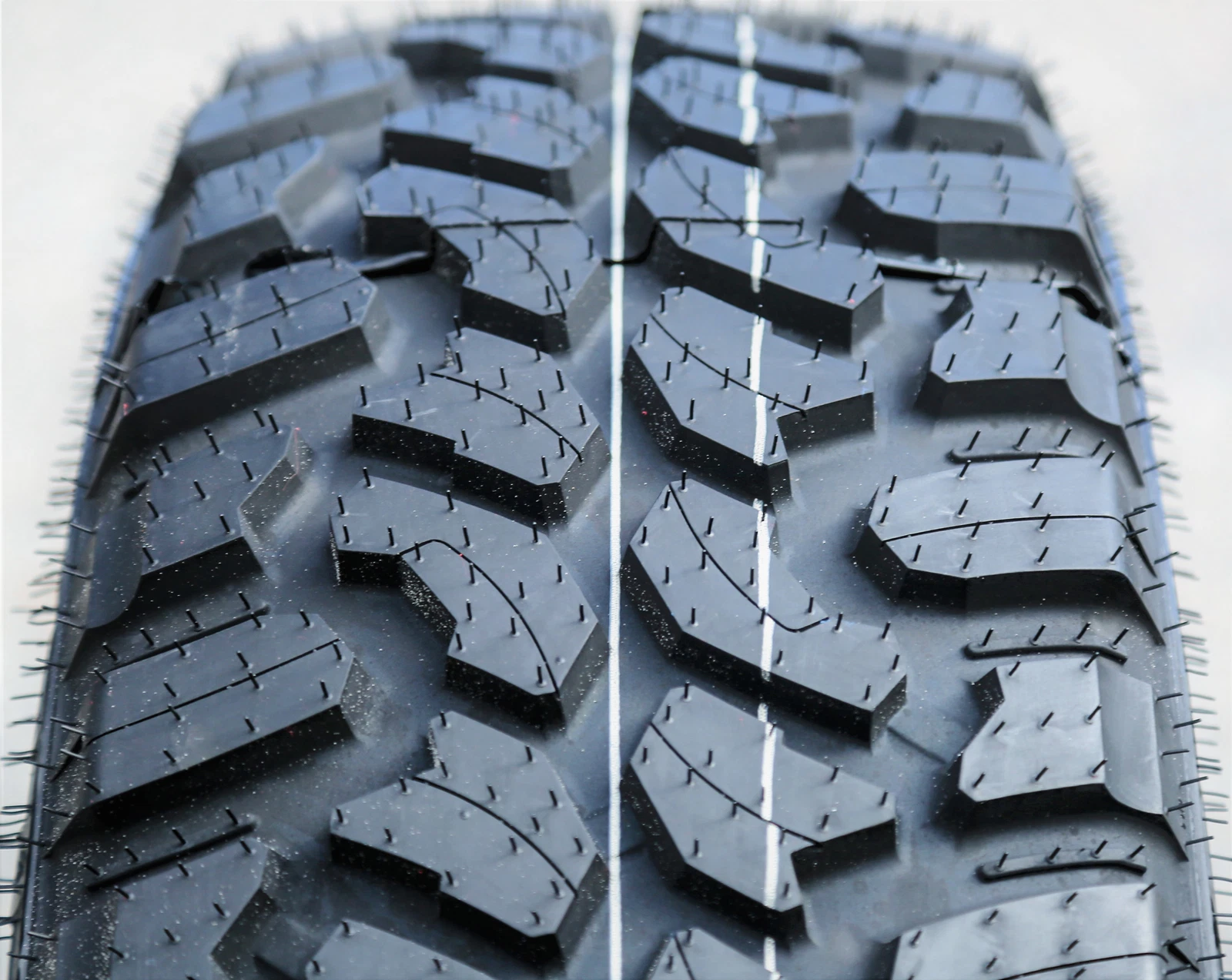 картинка Шина Lanvigator Catchfors MT R17 265/70 121/118Q