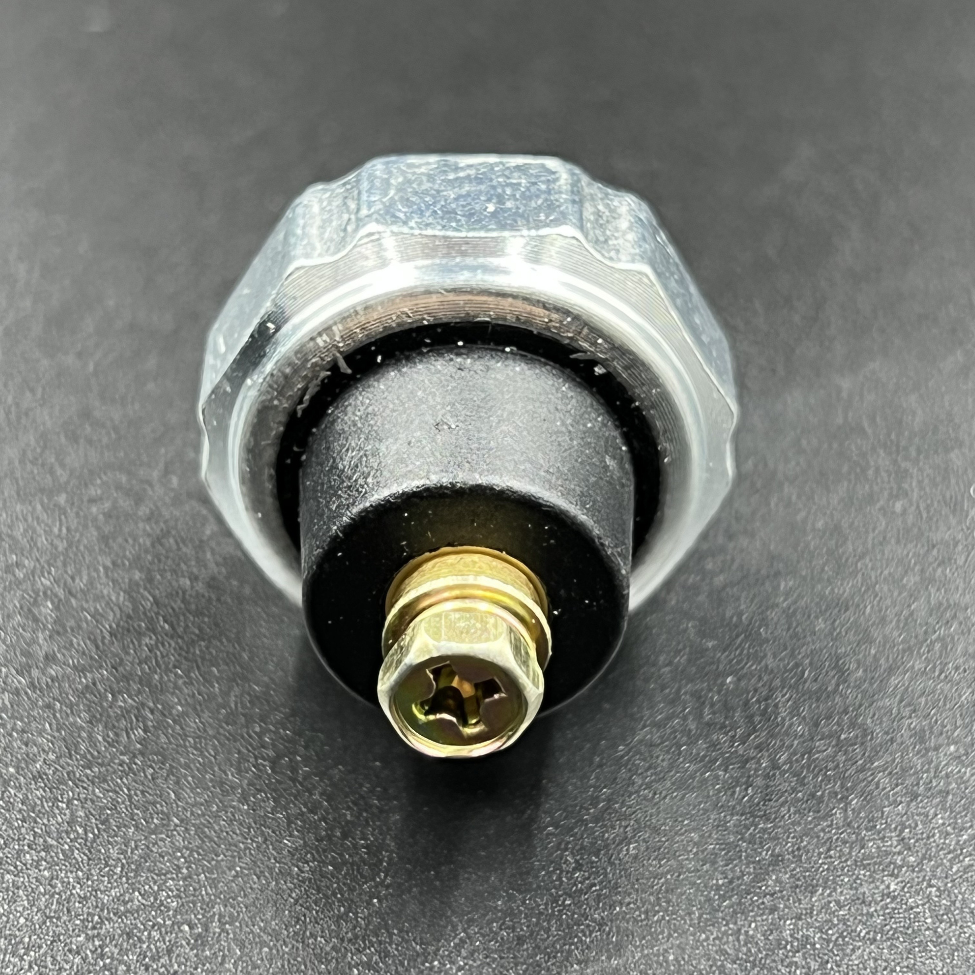 картинка Датчик давления масла Suzuki DF40-300, DF40-350(A) (PREMARINE)