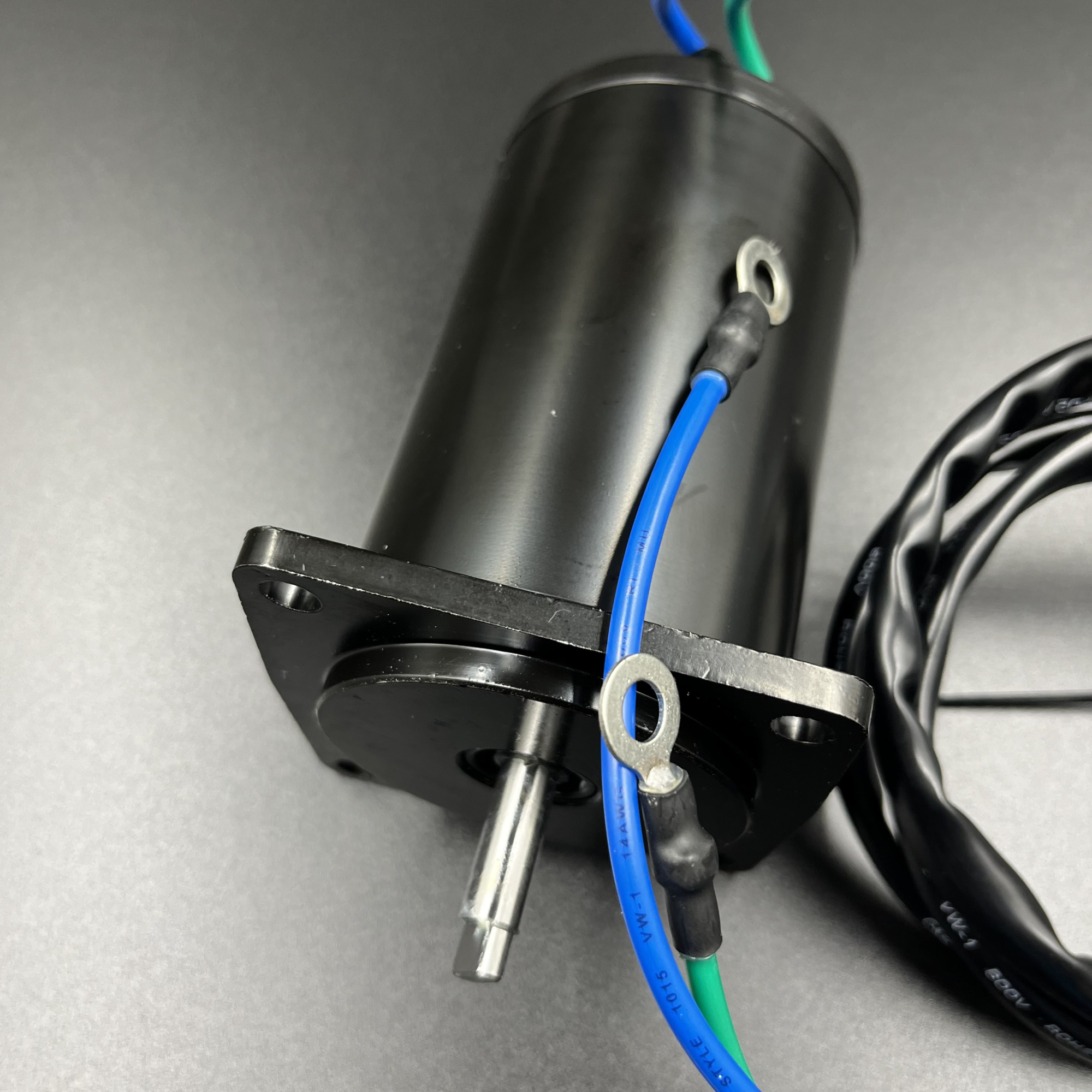 картинка Мотор гидроподъемника Yamaha F75-100 (99-03 г.в.) (WUHU)