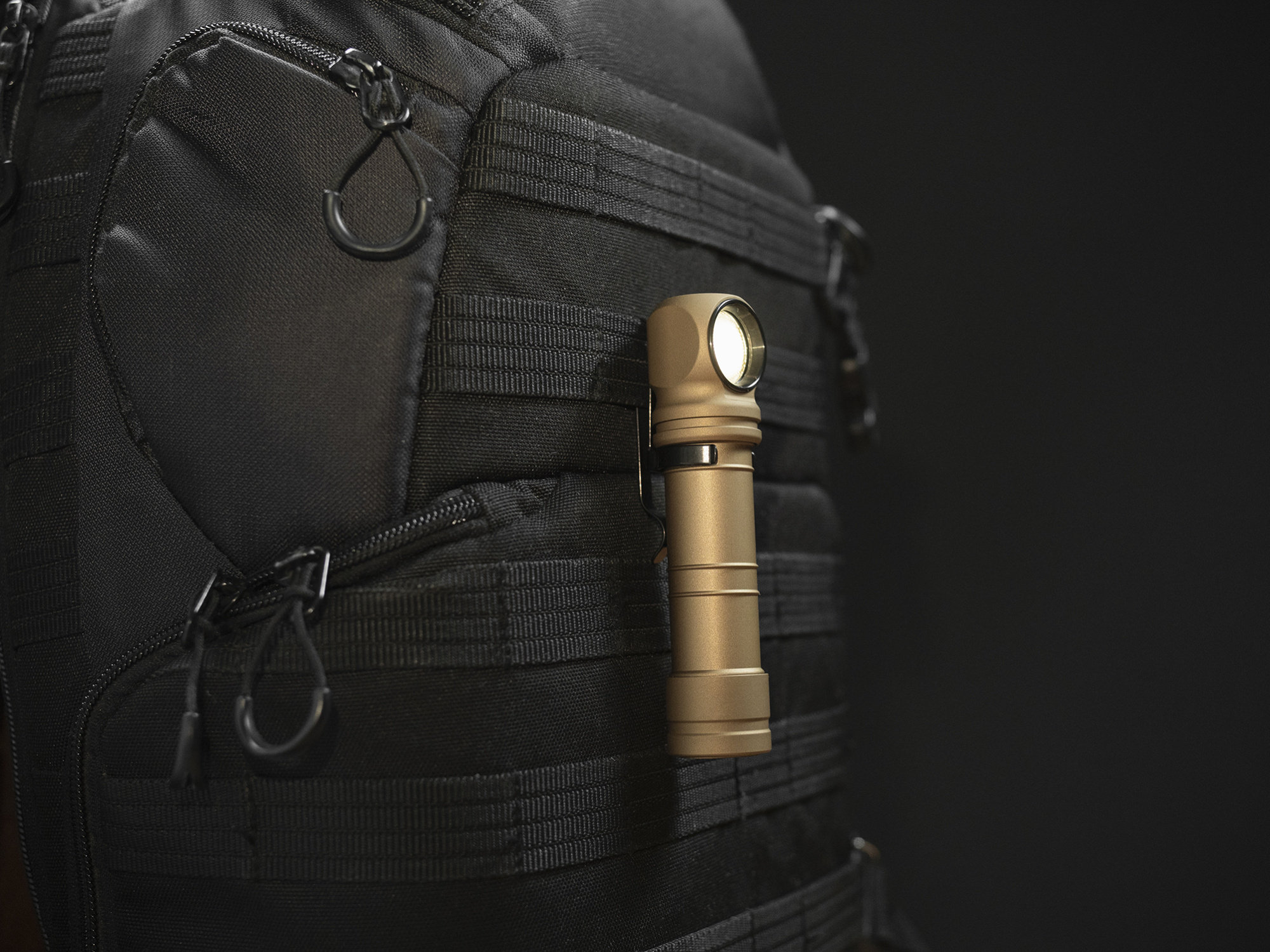 картинка Фонарь налобный Armytek Wizard C2 Pro Max White (Sand)