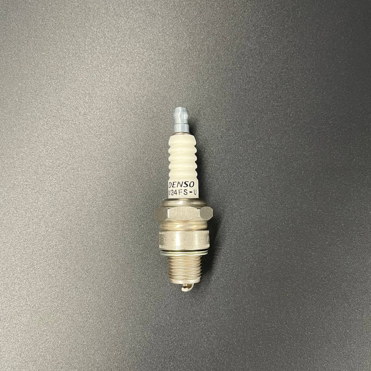 Свеча зажигания 4038 W24FSU (B8HS) (DENSO)