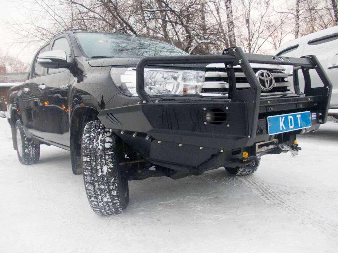 картинка Бампер передний KDT без кенгурина и местами под встроенные ПТФ для Toyota Hilux лифт 0-50мм