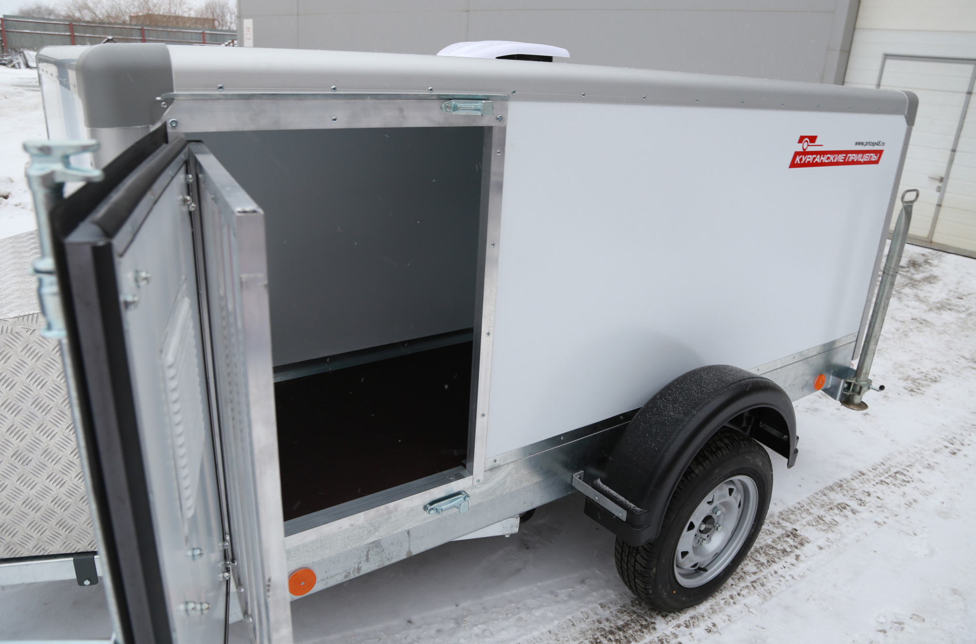 картинка Автовоз-фургон "Собаковоз" , размер кузова 4050 x2020 x1680 мм