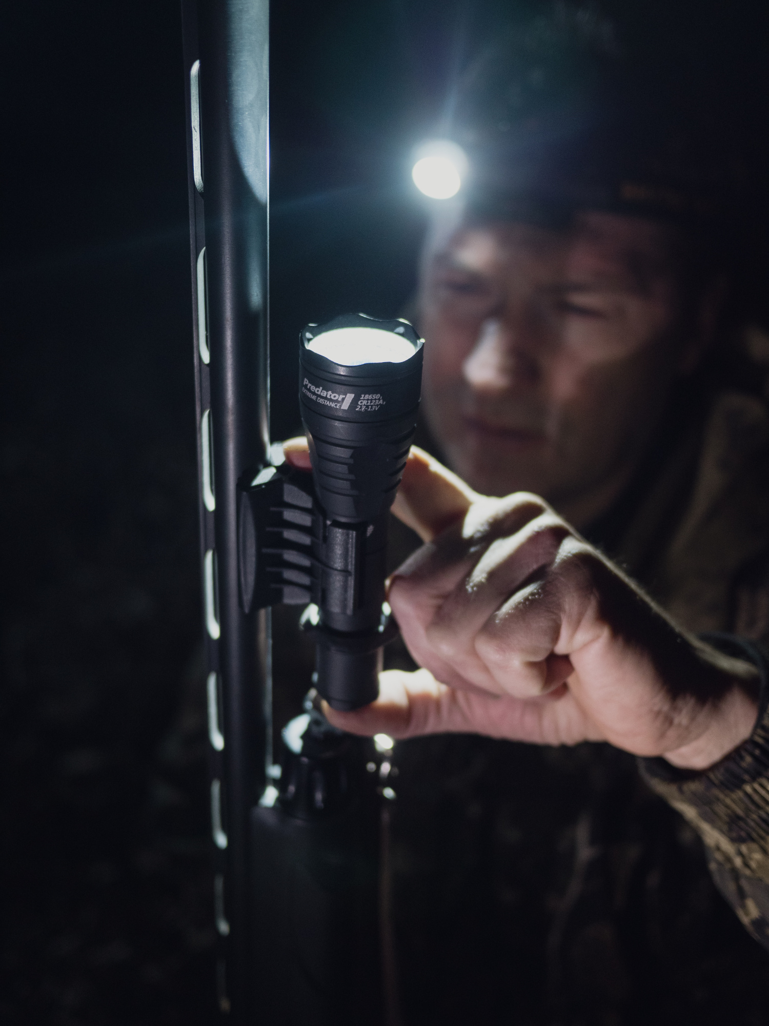 картинка Фонарь Armytek Predator Pro Hunting Kit