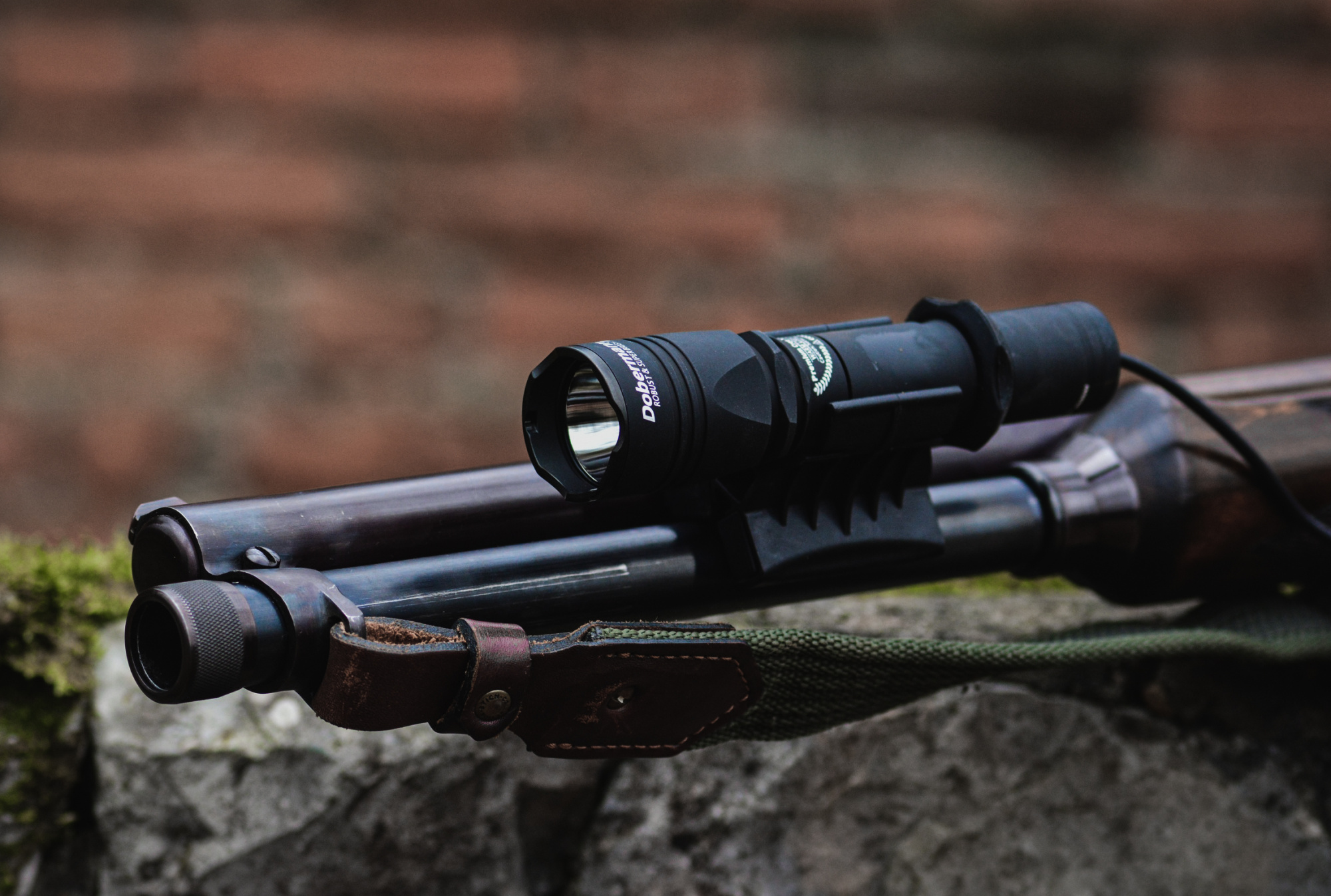 картинка Фонарь Armytek Dobermann Hunting Kit