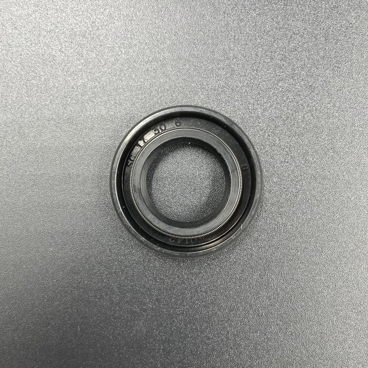 картинка Сальник Yamaha (93101-17001; 93101-17054) (17x30x6) (Omax)