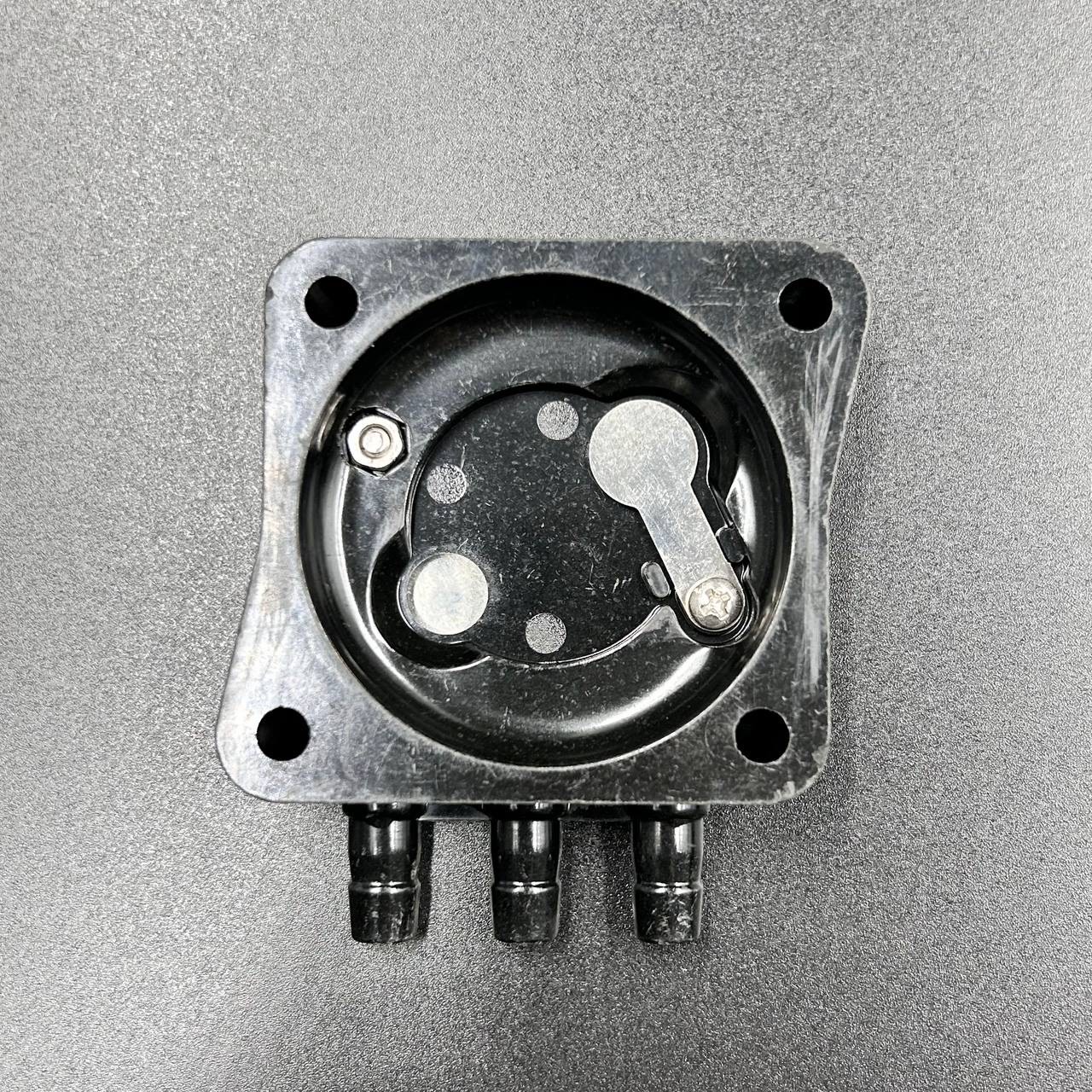 картинка Корпус топливного насоса Yamaha F20-60 (KACAWA)