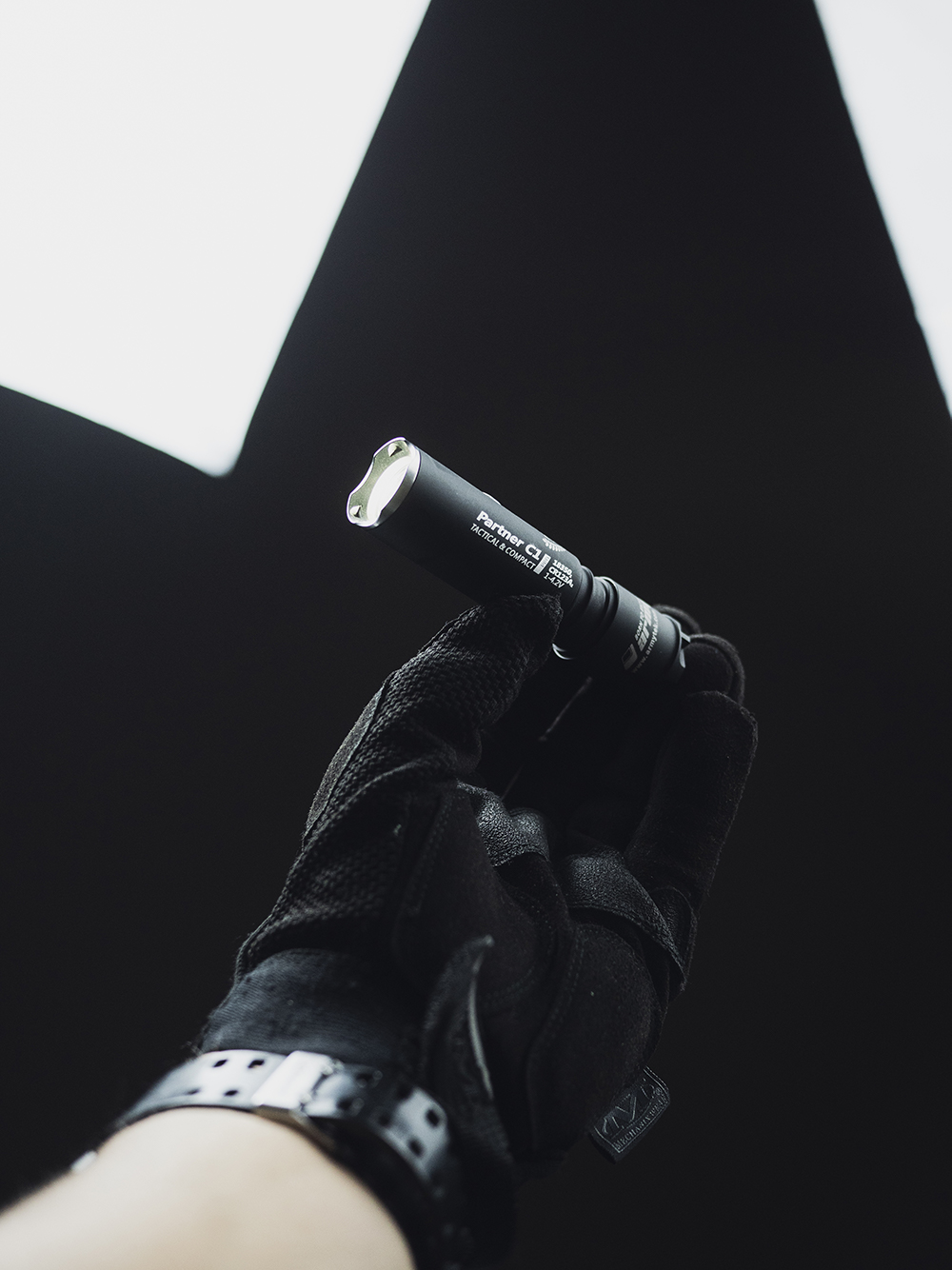 картинка Фонарь ARMYTEK Partner C1 Pro XP-L БЕЛЫЙ