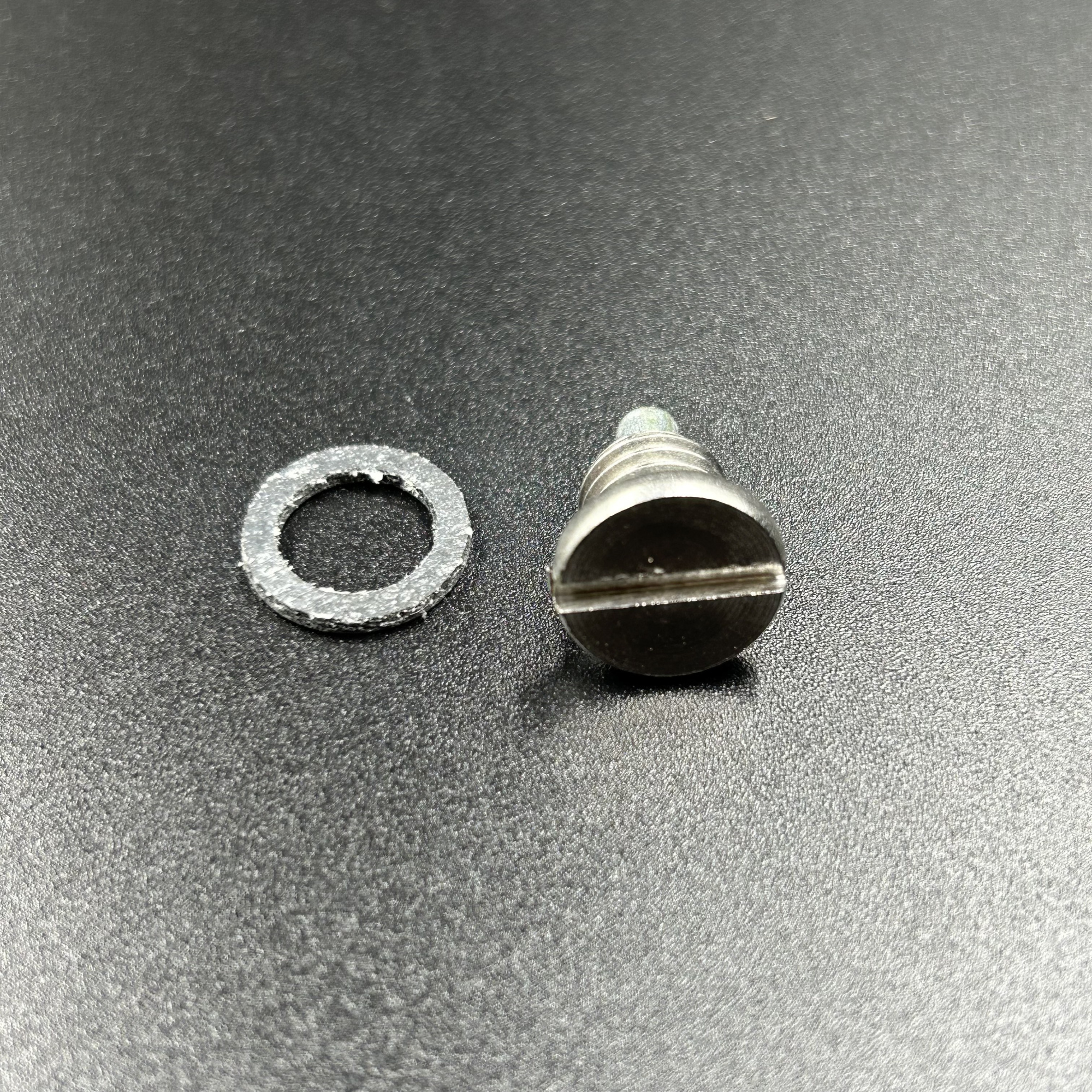 Пробка редуктора сливная Mercury/Mercruiser (22-67892A05; 22-67892A06) (Osaka)