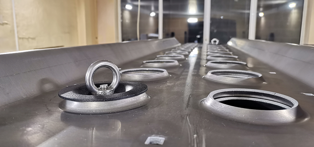 картинка Кронштейны для крепления сэнд-траков к алюминиевому багажнику (платформе) РИФ