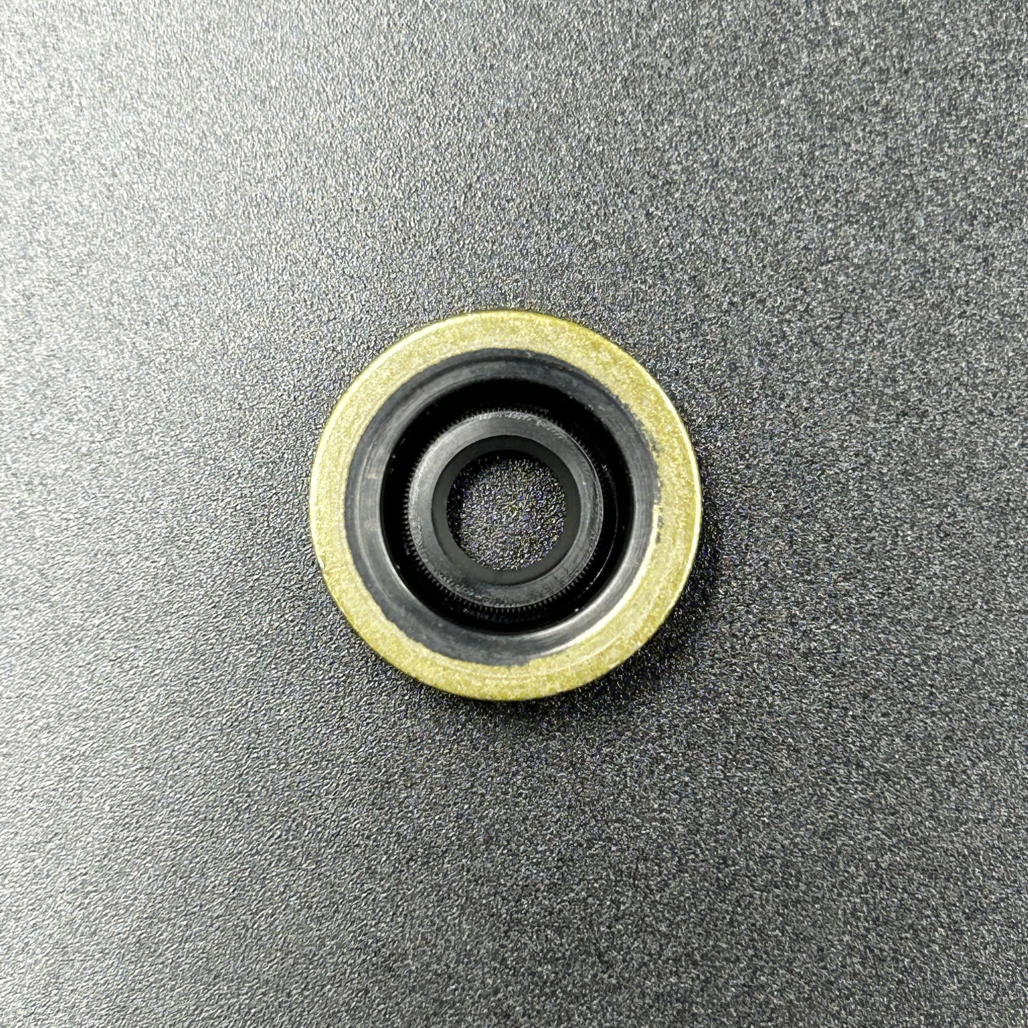 Сальник моторчика гидроподъема Yamaha F40-150 (6EK-43882-00) (Yamaha)
