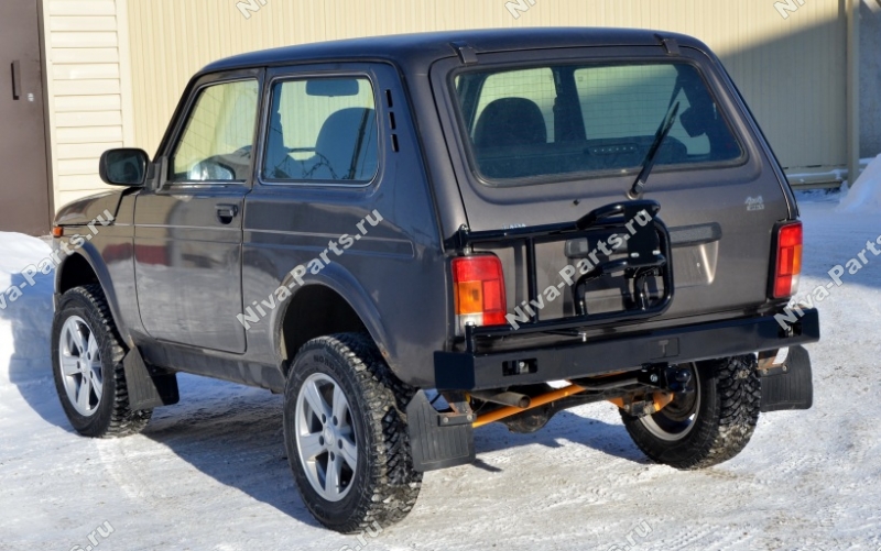 картинка Бампер задний Нива Лада 4x4 с фаркопом и калиткой запаски Niva-parts NP-00258
