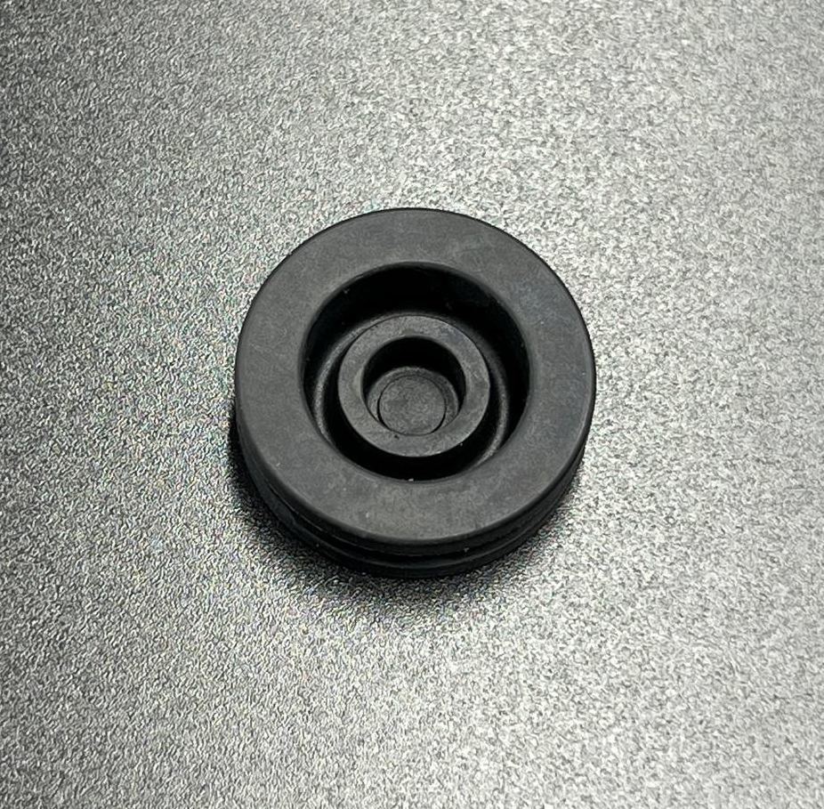 Заглушка болта резиновая 17x2,7 Tohatsu (PREMARINE)
