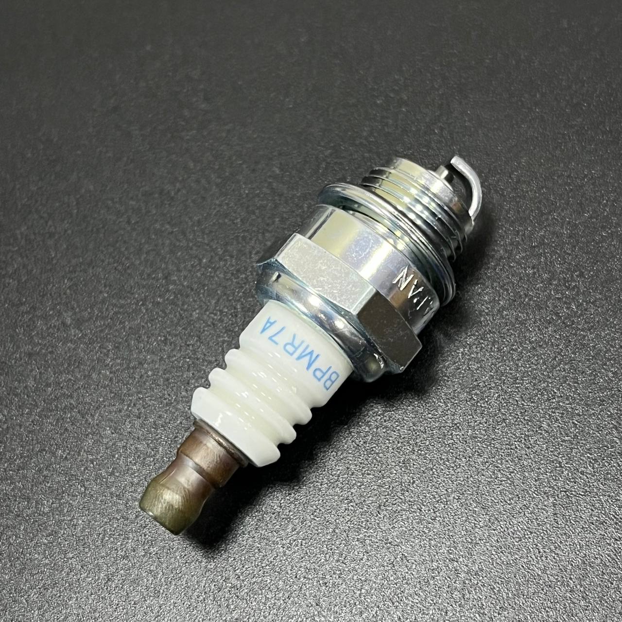 картинка Свеча зажигания BPMR7A (NGK) 6703