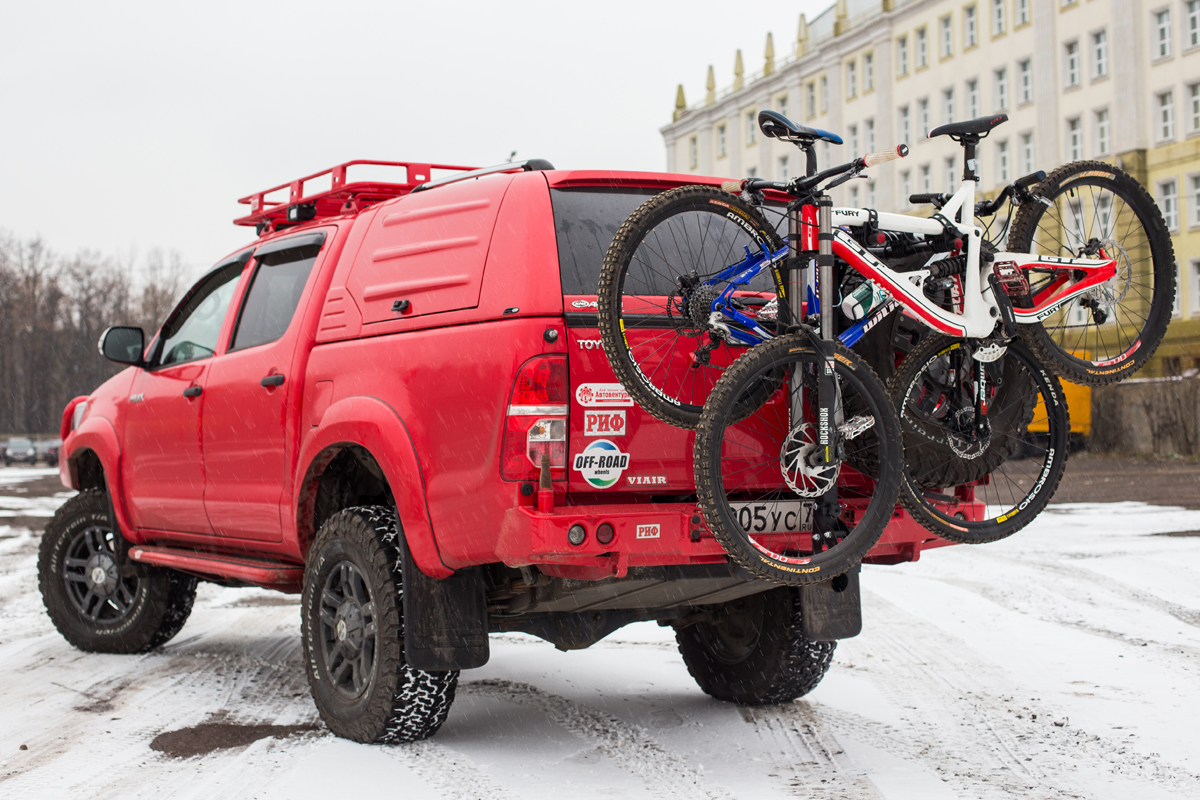 картинка Велобагажник РИФ в квадрат для фаркопа на 3 велосипеда