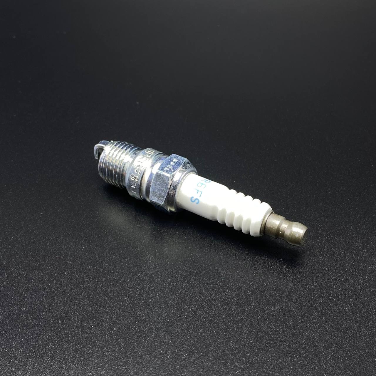 картинка Свеча зажигания NGK BPR6FS @10 (Quicksilver)