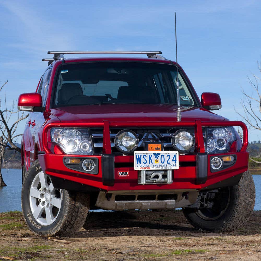 Бампер передний ARB DELUXE Mitsubishi Pajero 4