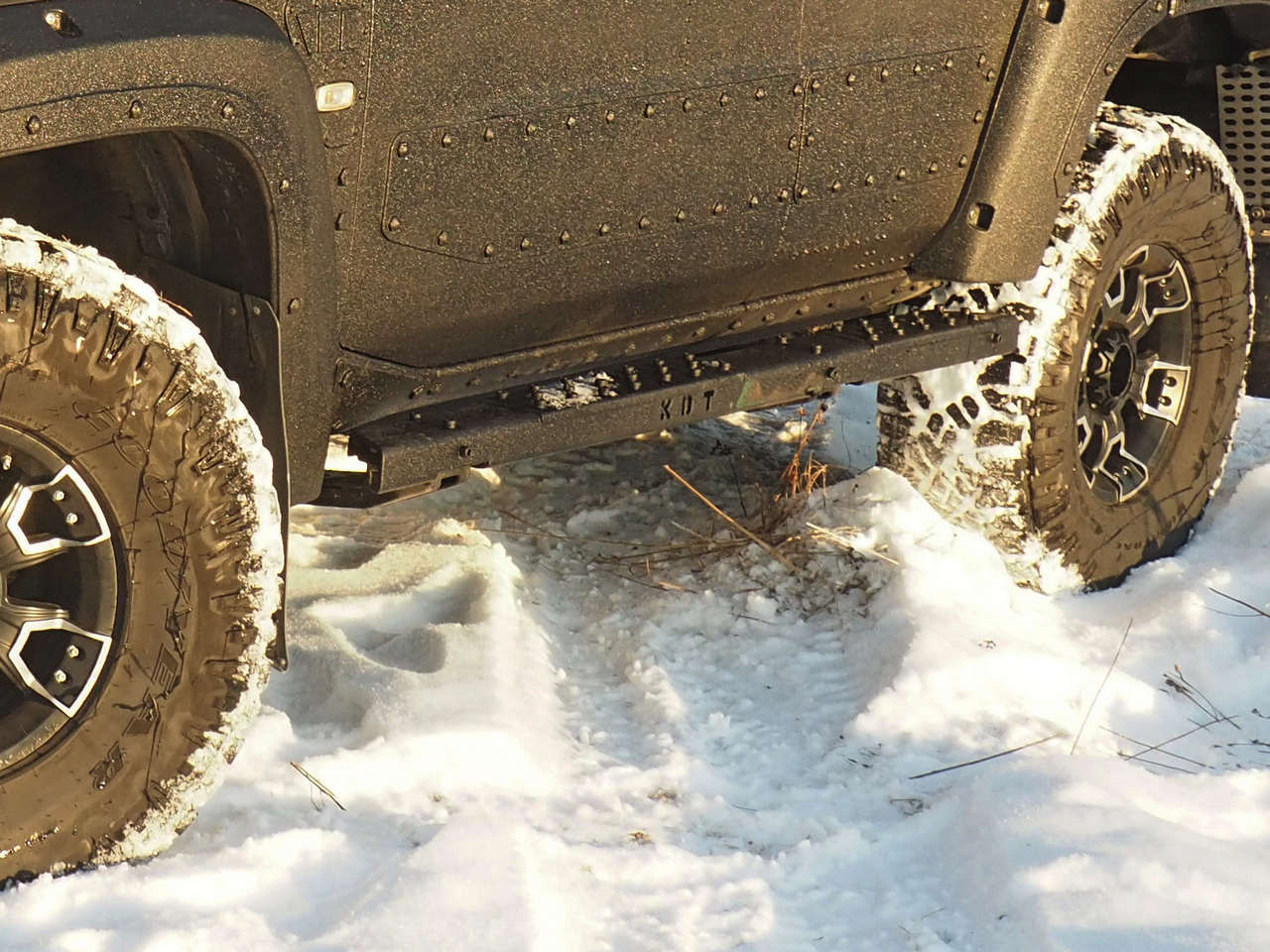 картинка Пороги силовые KDT алюминиевые для Nissan Patrol II поколения