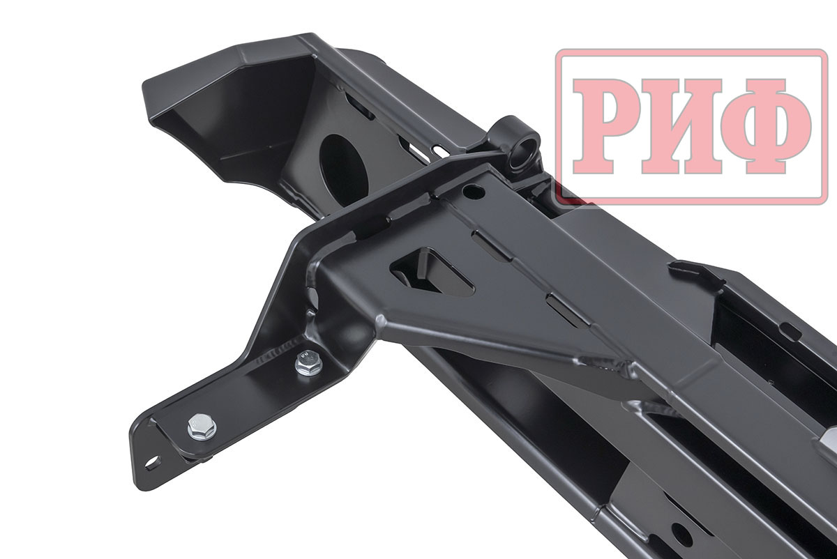 картинка Бампер задний РИФ Isuzu D-MAX с квадратом под фаркоп и фонарями, стандарт