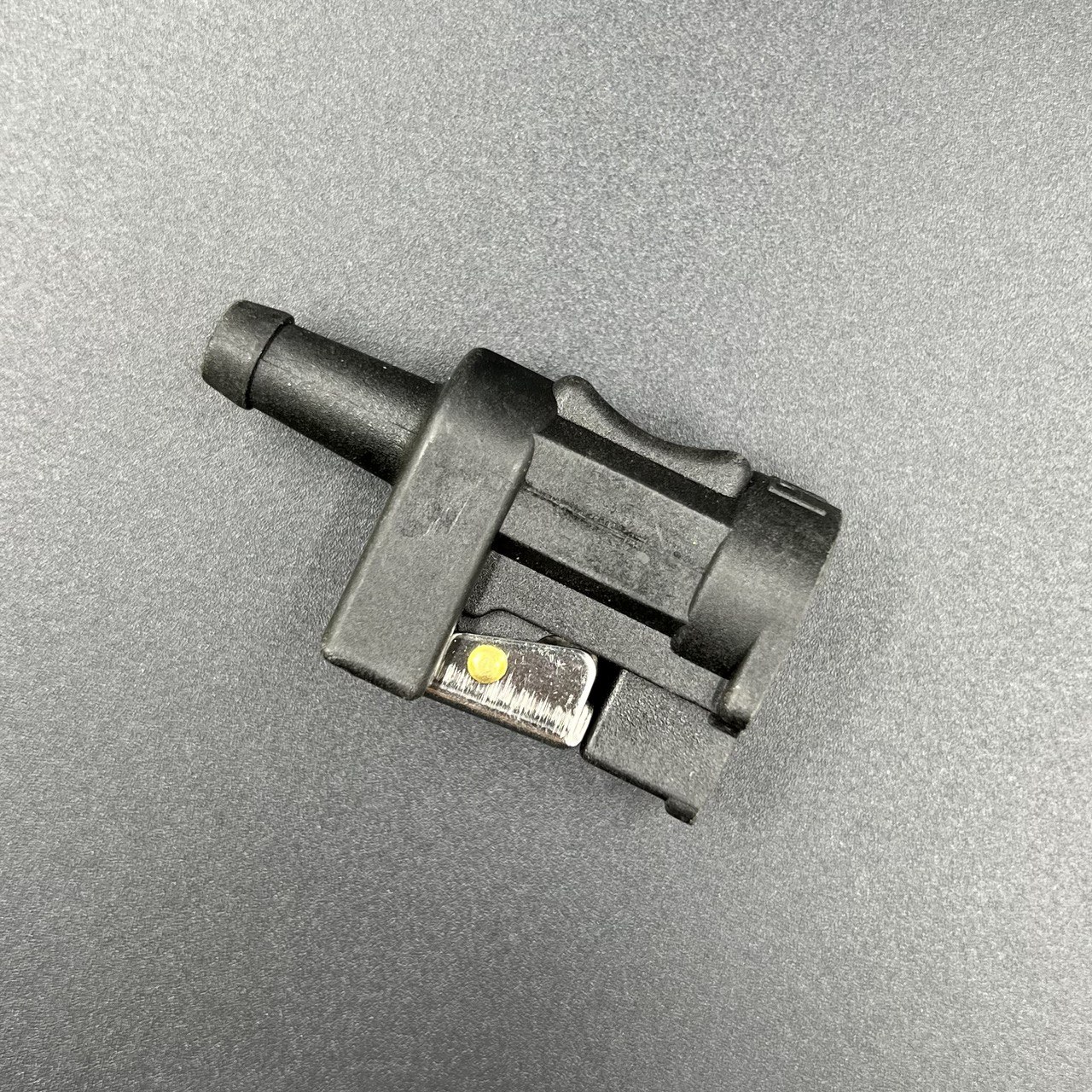 картинка Коннектор топливный Yamaha 2-250, F80-100 (KACAWA)