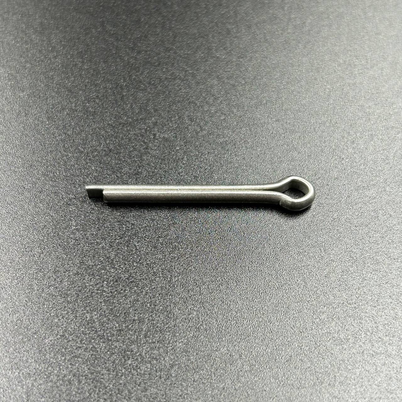 картинка Шплинт фиксации гайки гребного винта Suzuki DF4-300;DT4-225 (Omax)