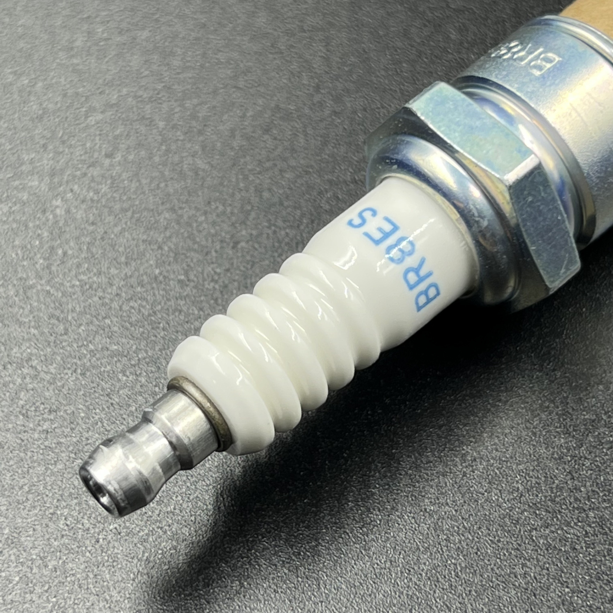 картинка Свеча зажигания NGK BR8ES (PREMARINE)
