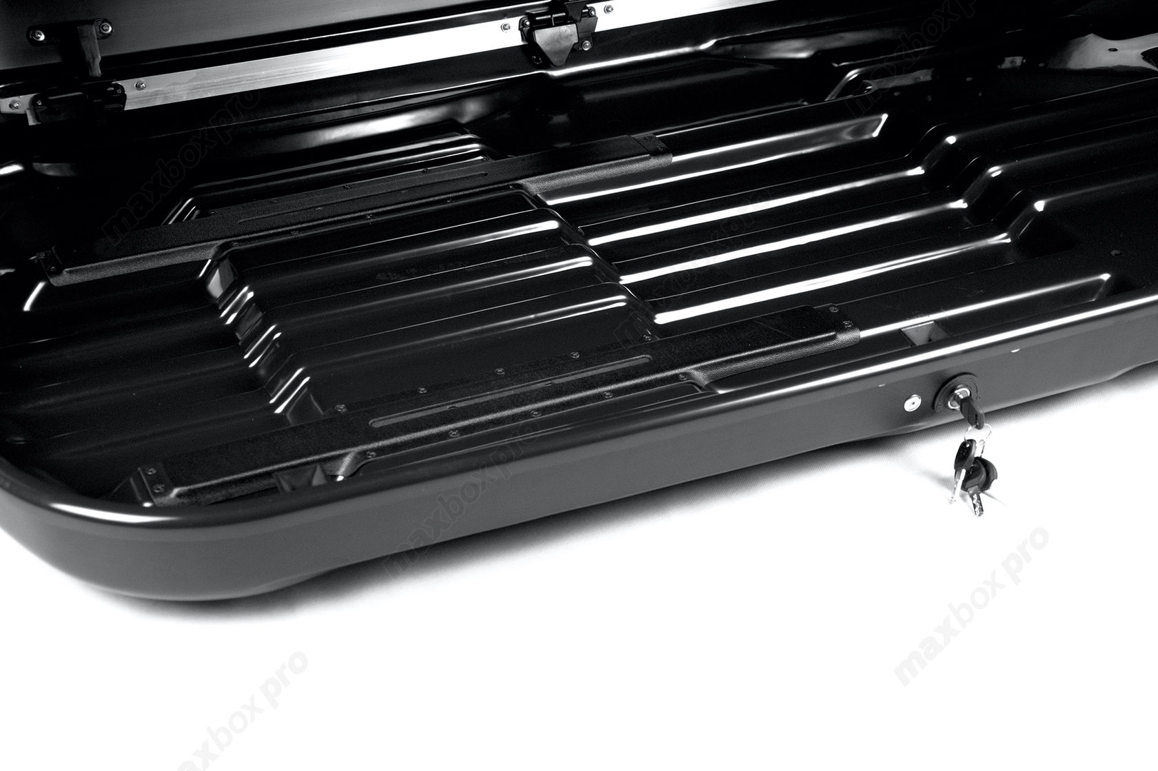 картинка Автобокс MaxBox PRO 460 (средний) карбон черный