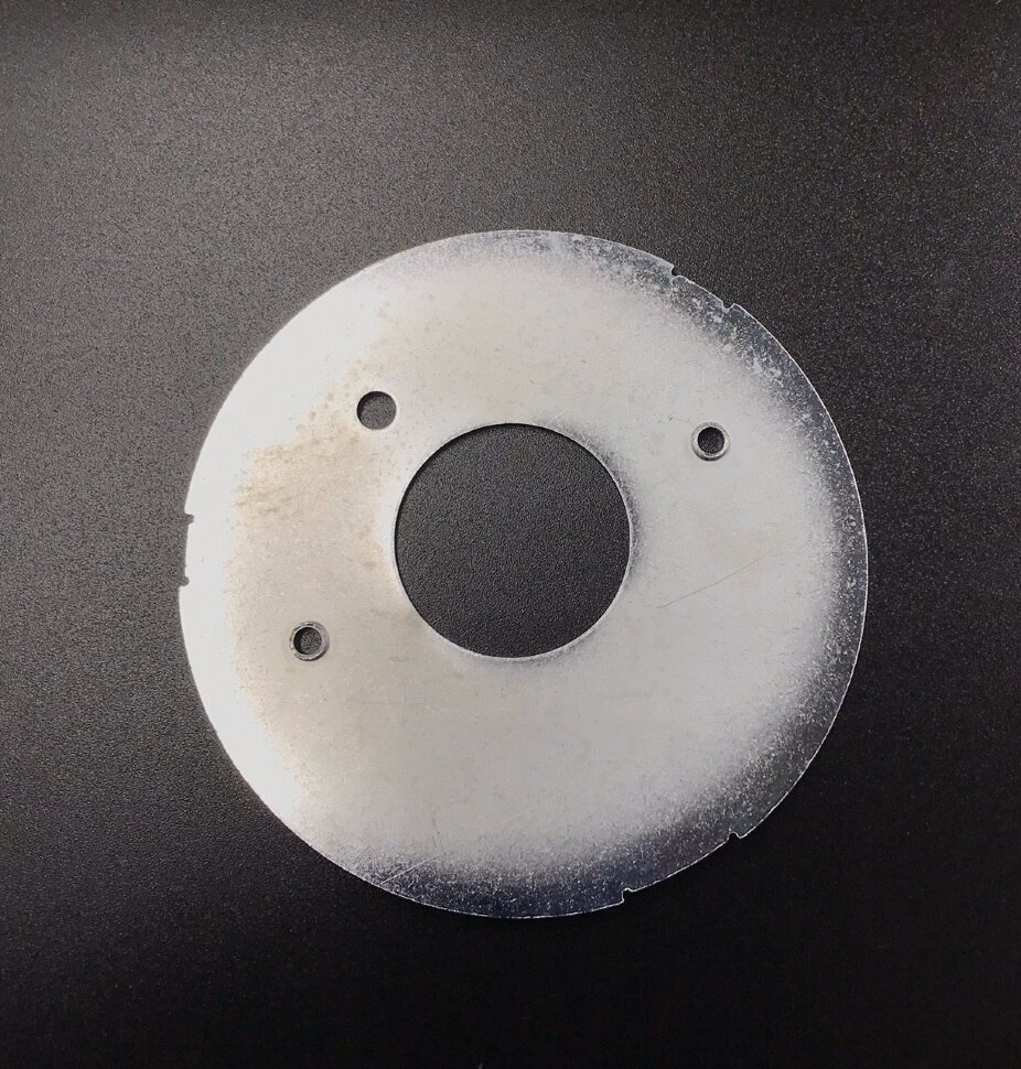 картинка Стакан помпы охлаждения Suzuki DF90-140 (Пластина) (Suzuki)