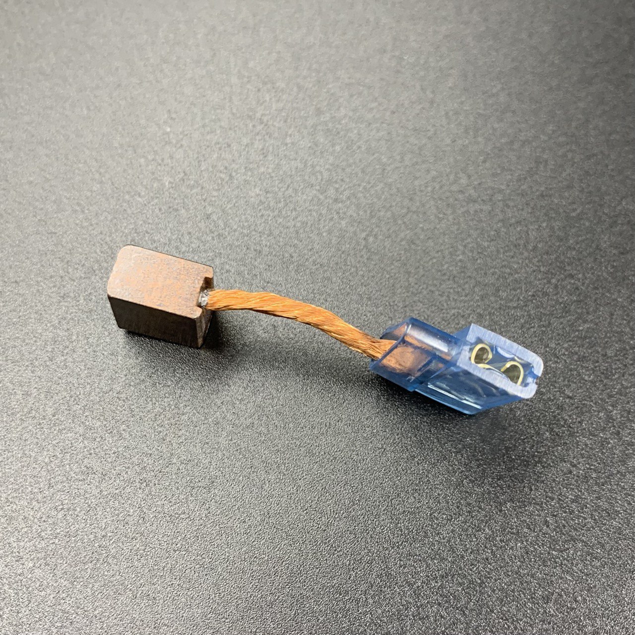 картинка Щетка мотора гидравлики Yamaha 40-50, F40-70 (Yamaha)