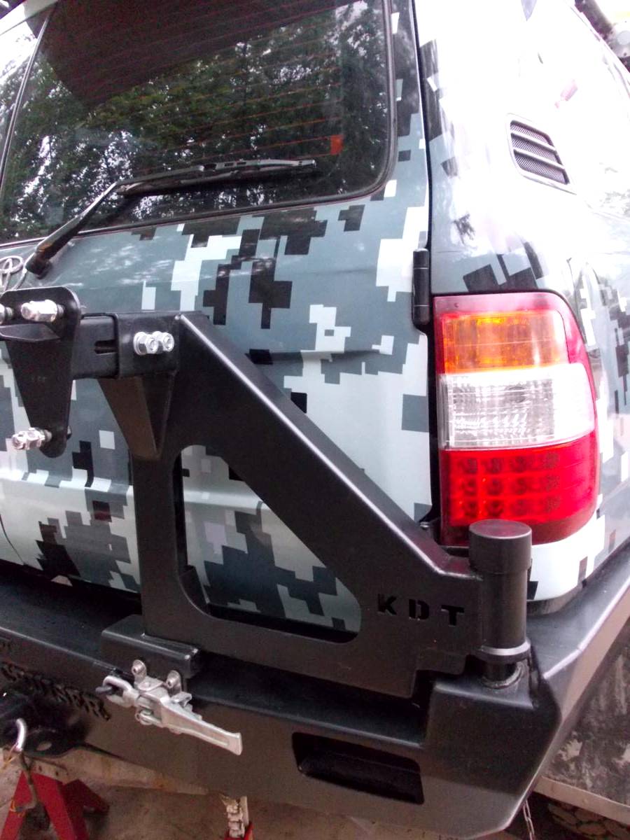 картинка Калитка крепления запасного колеса Toyota Land Cruiser 105