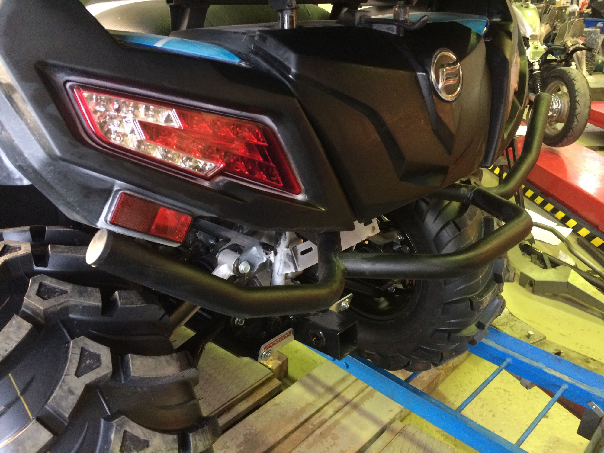 картинка Кенгурин задний  X6 EPS ATV C FORCE 500HO X5HO