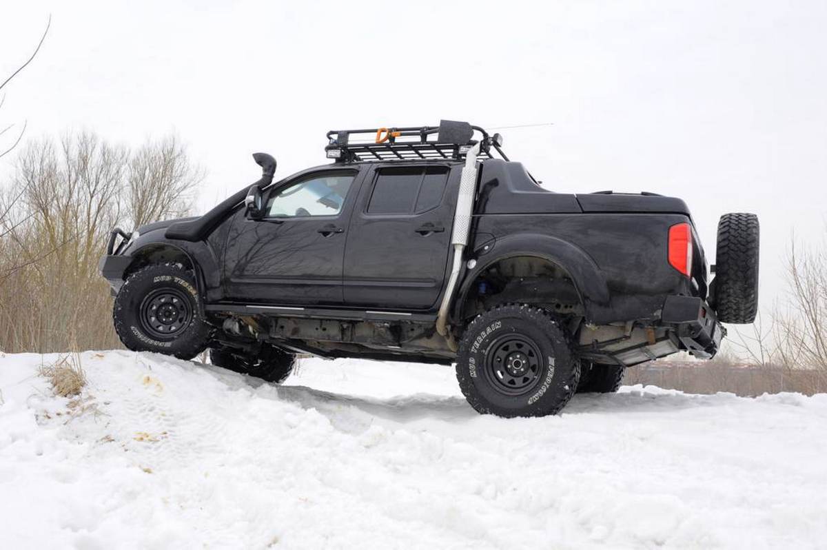 картинка Бампер задний KDT для Nissan Navara