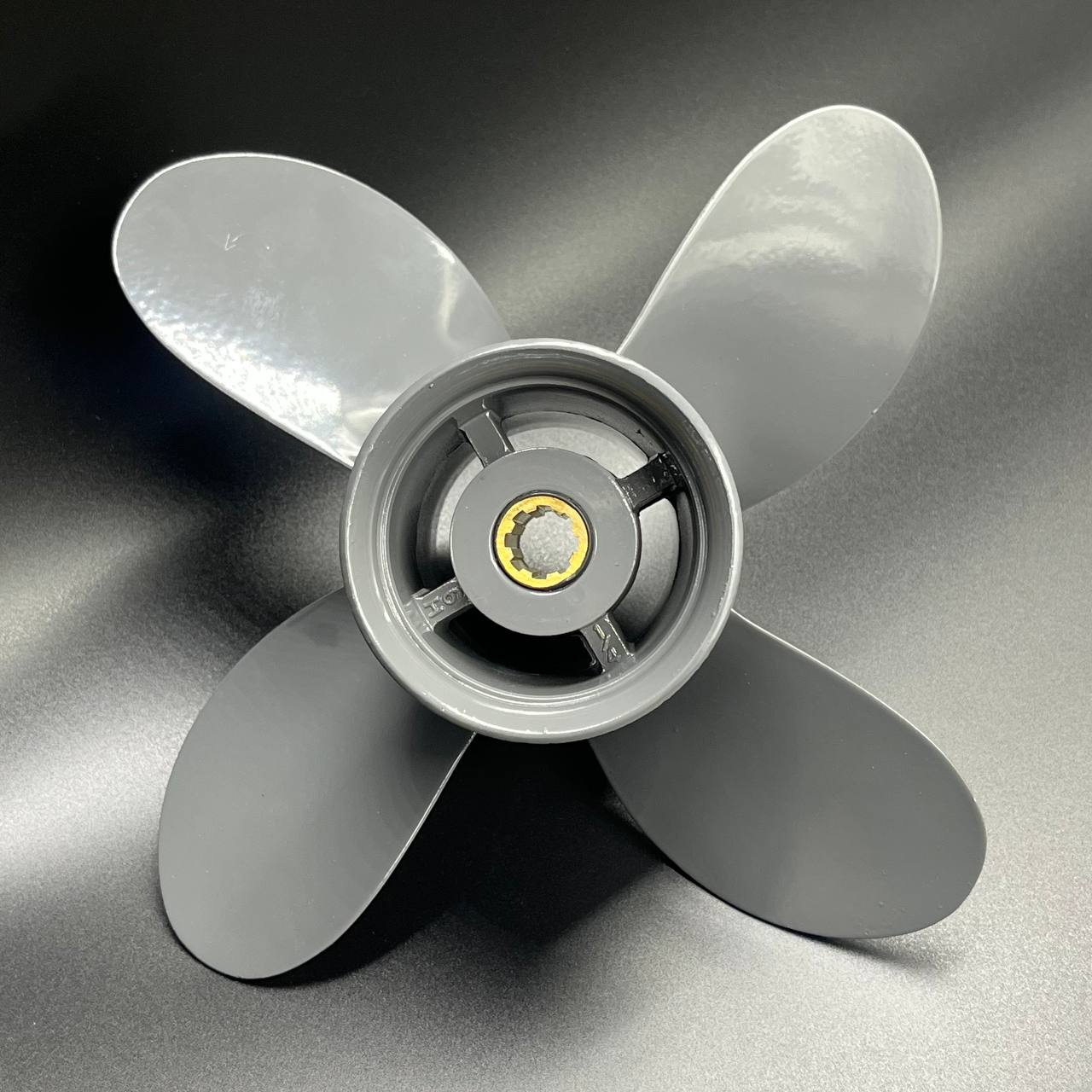 Гребной винт Honda BF8-BF15, BF20D (4x9-1/4x11)