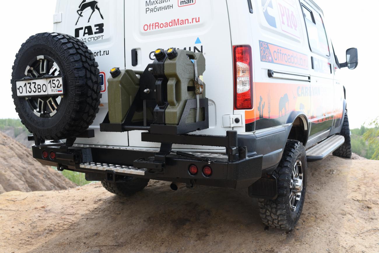 картинка Бампер задний РИФ для ГАЗ Соболь 1999+ с квадратом под фаркоп, 2-мя калитками и фонарями стандарт