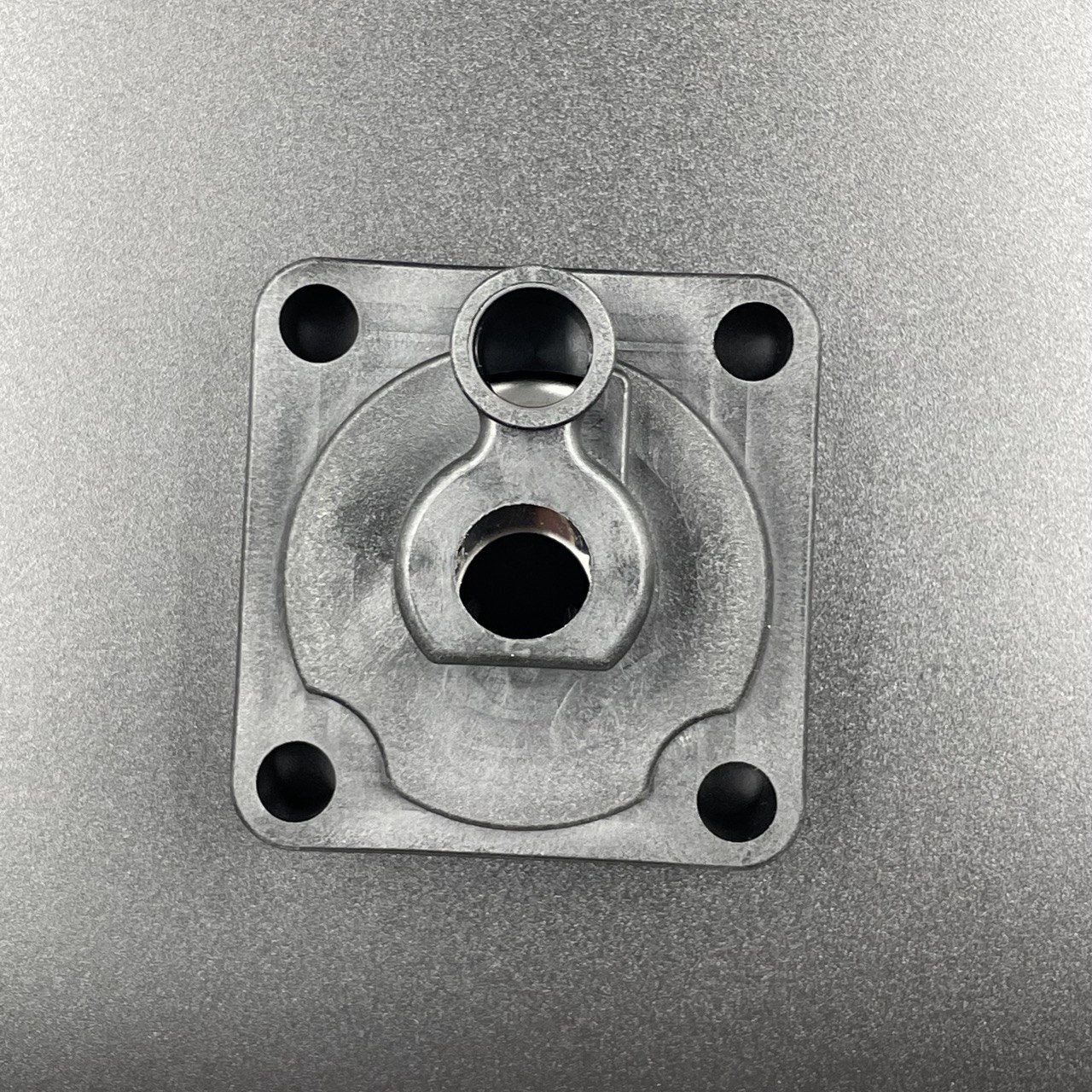 картинка Корпус помпы охлаждения Yamaha 9.9-15, F6-15 (RT)