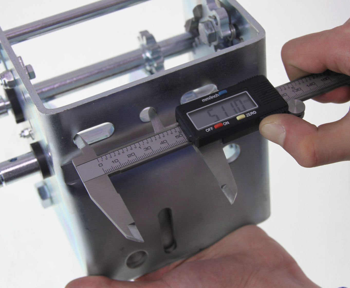 картинка Лебедка для прицепа 2000 lbs (907 кг)