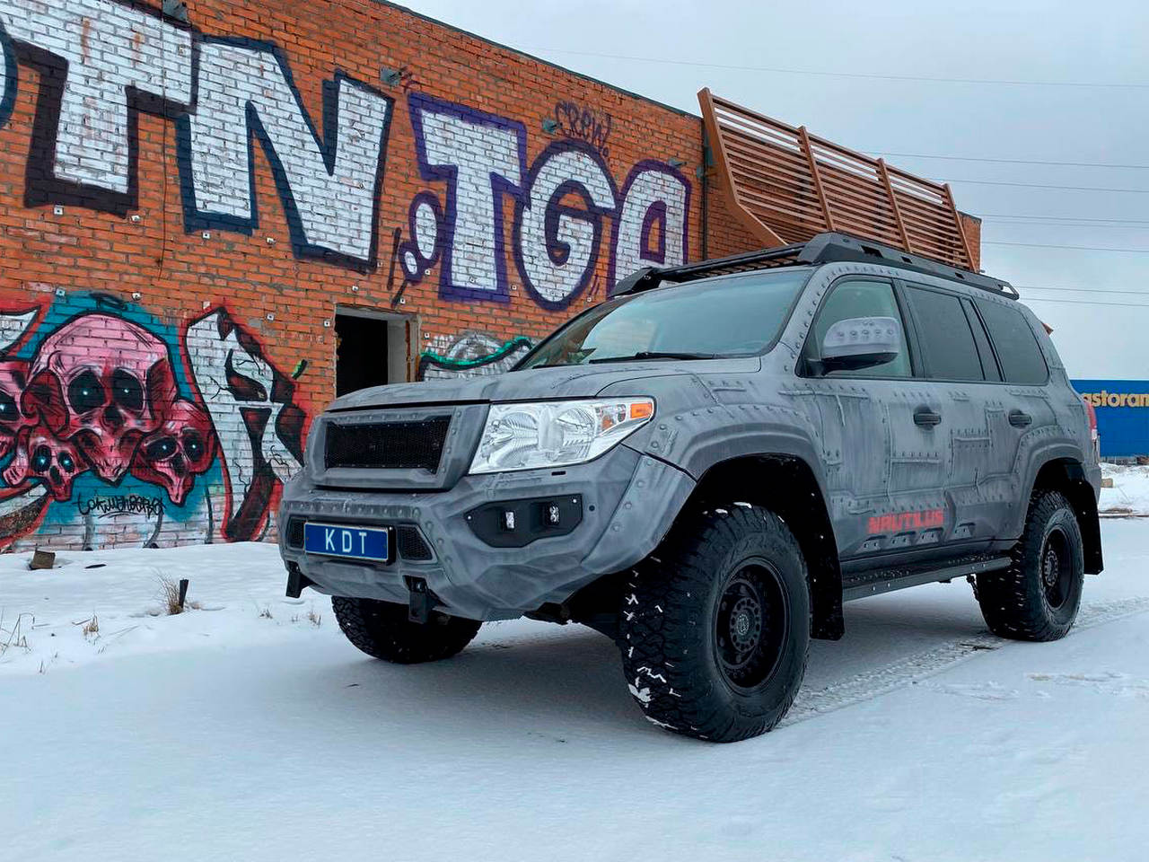 картинка Силовой композитный бампер - Toyota Land Cruiser 200