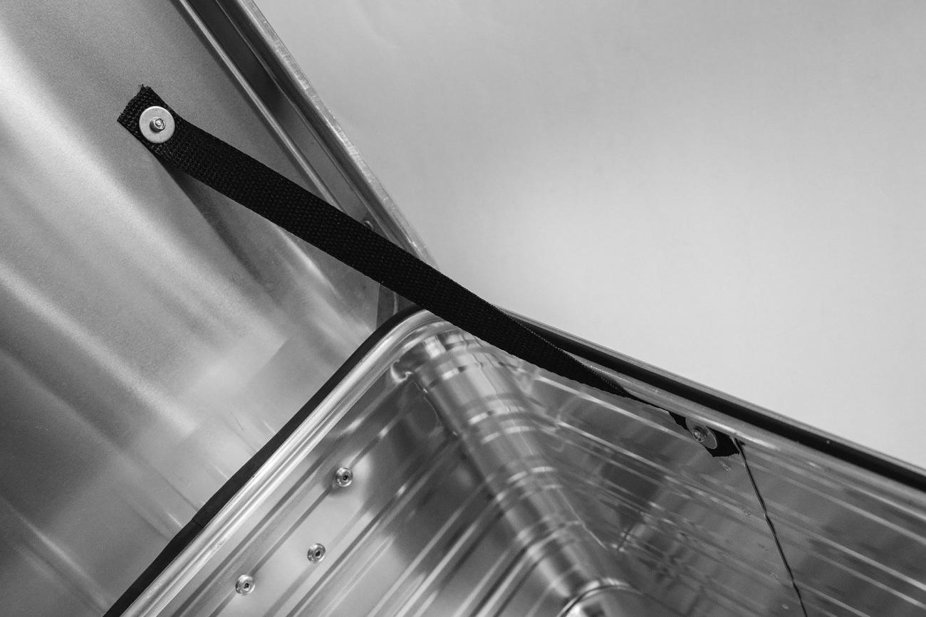 картинка Ящик алюминиевый РИФ усиленный с замком 1176х790х517