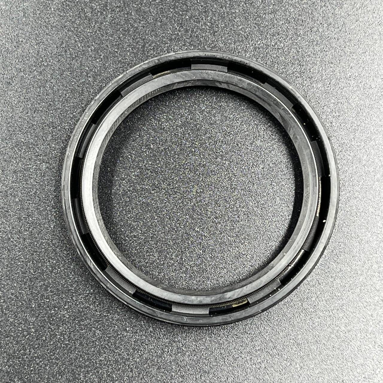 картинка Сальник Yamaha (93102-40M38; 93102-40M14) (40x52x6) (Omax)