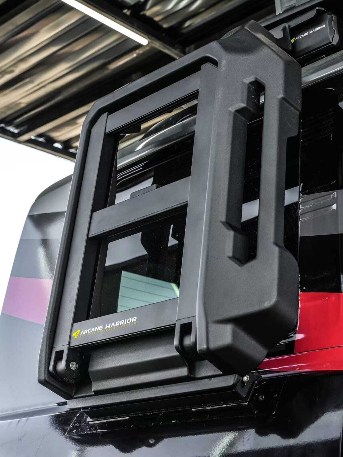 картинка Боковая лестница CROSSING Ladder для Haval H9