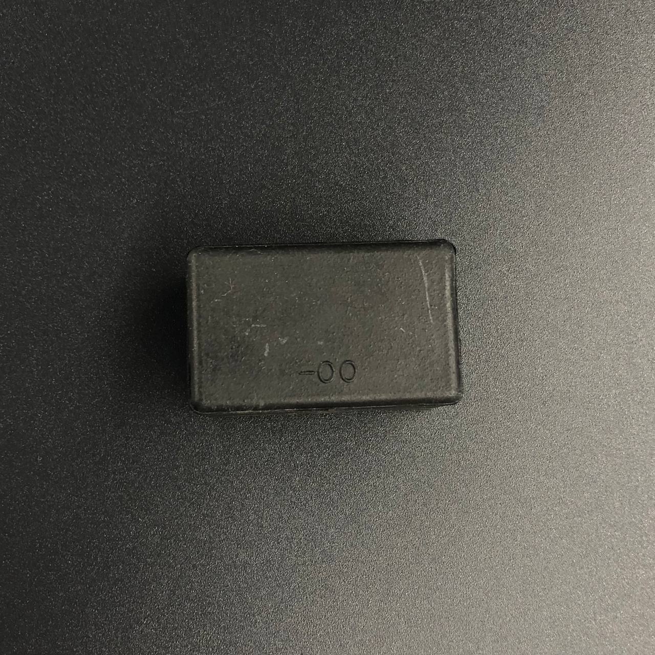 картинка Подушка нижняя боковая Yamaha 9.9-15 (Yamaha)