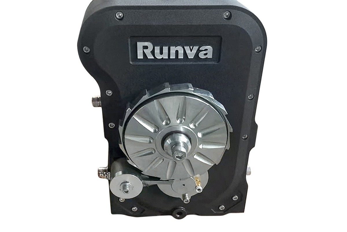 картинка Лебёдка двухмоторная 12V Runva 14000 lbs 6350 кг синтетический трос