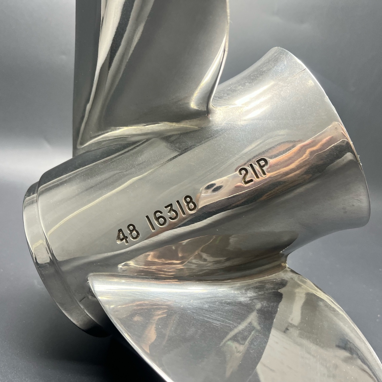 картинка Гребной винт Mercury VENGEANCE Demo (13-3/4х21R) Стальной