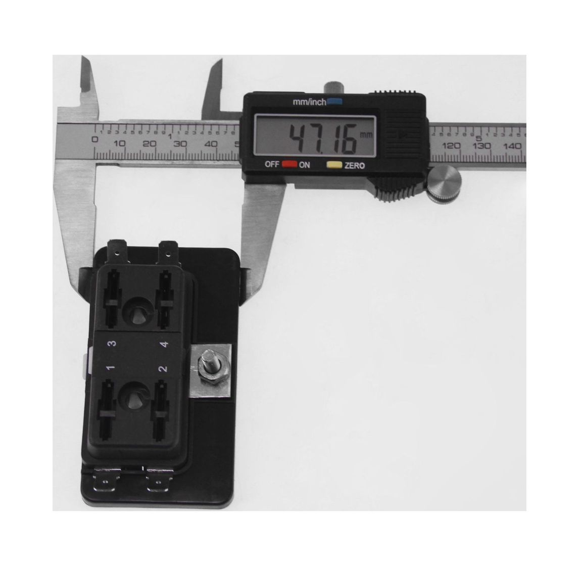 картинка Блок на 4 предохранителя ATP/ATC/ATO с крышкой