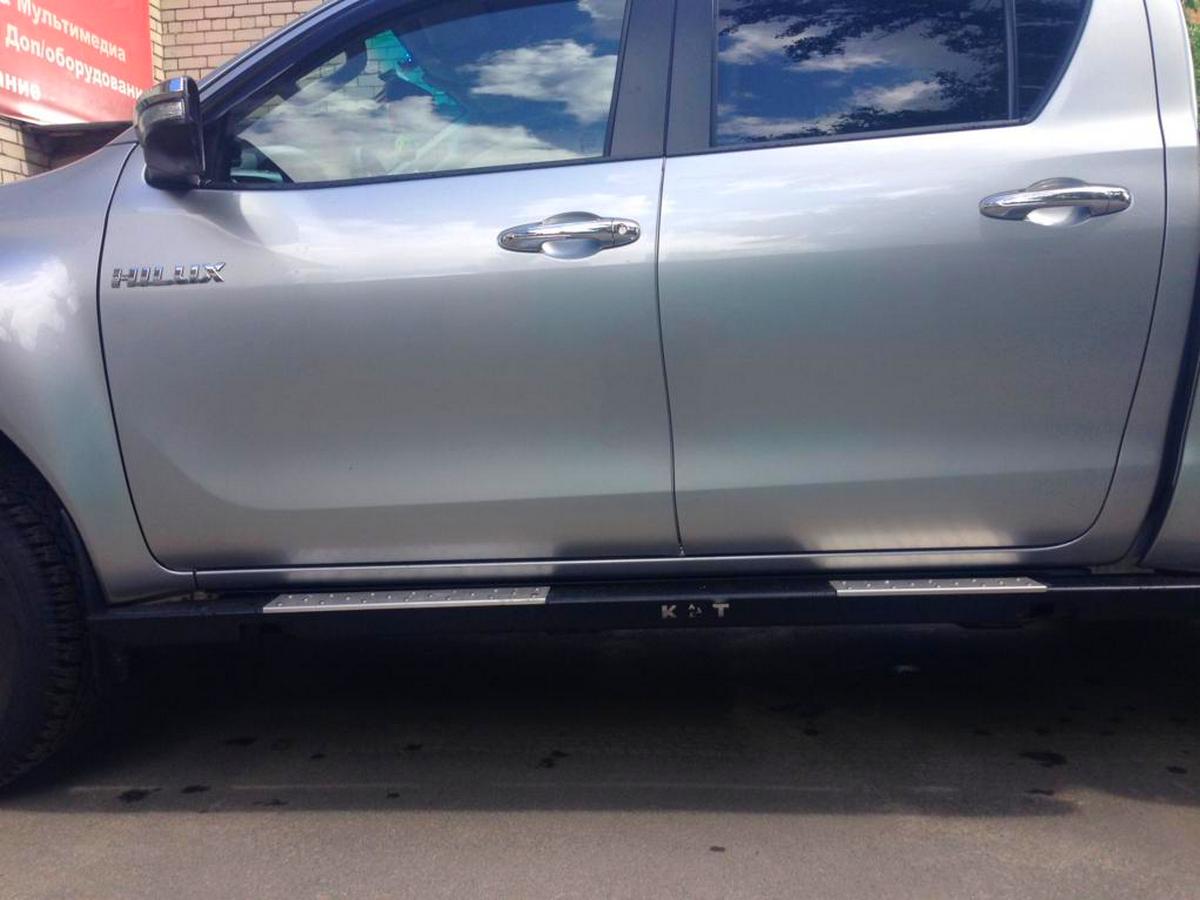 картинка Пороги силовые KDT для Toyota Hilux II поколения алюминий