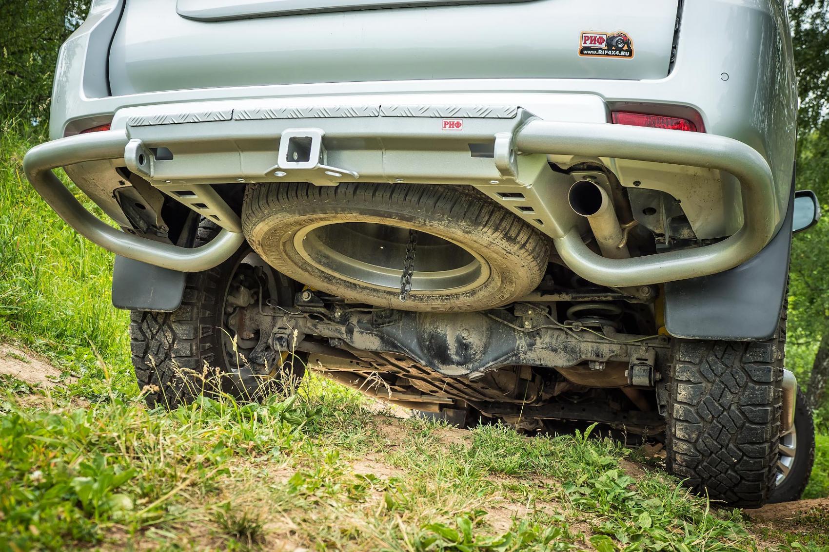 картинка Бампер задний РИФ Toyota Land Cruiser Prado 150 c квадратом под фаркоп