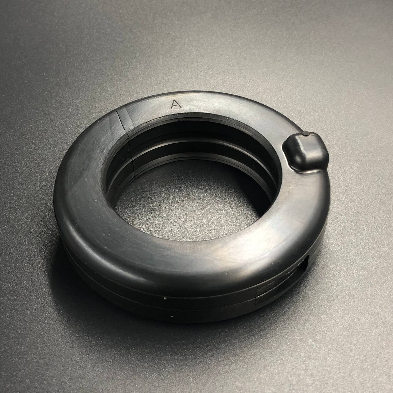 картинка Демпфер опорный резиновый Tohatsu MFS4-6 (Нижний) (Tohatsu)