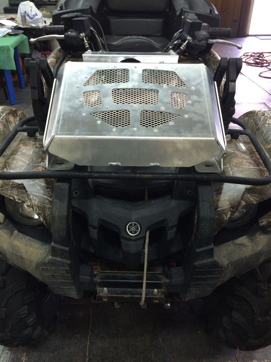 картинка Вынос радиатора Yamaha Grizzly 550/700 черный