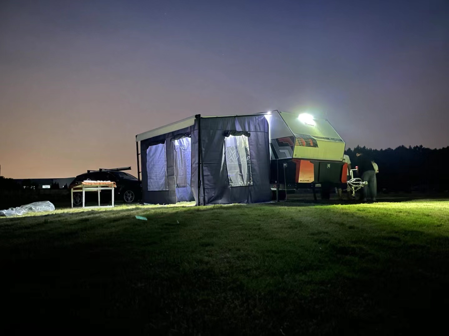 картинка Стенки к автомобильной маркизе серии RIF5533 2,5х2 м